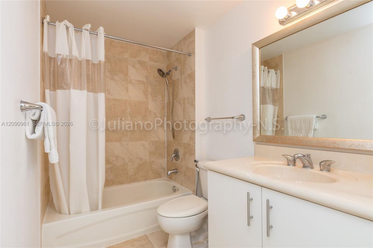 7910 Harbor Island Dr , Unit 507, North Bay Village, FL 33141 Photo