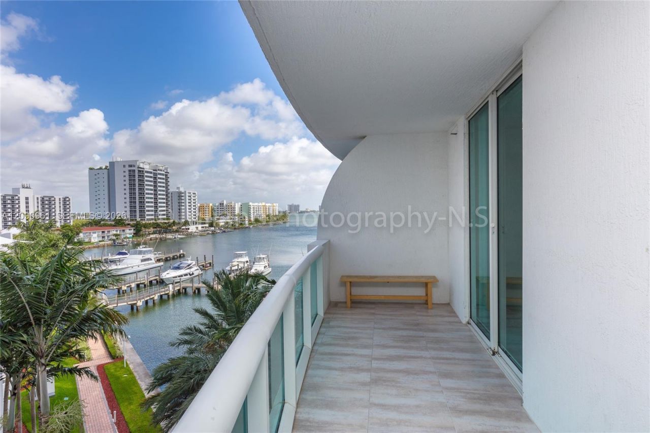 7910 Harbor Island Dr , Unit 507, North Bay Village, FL 33141 Photo
