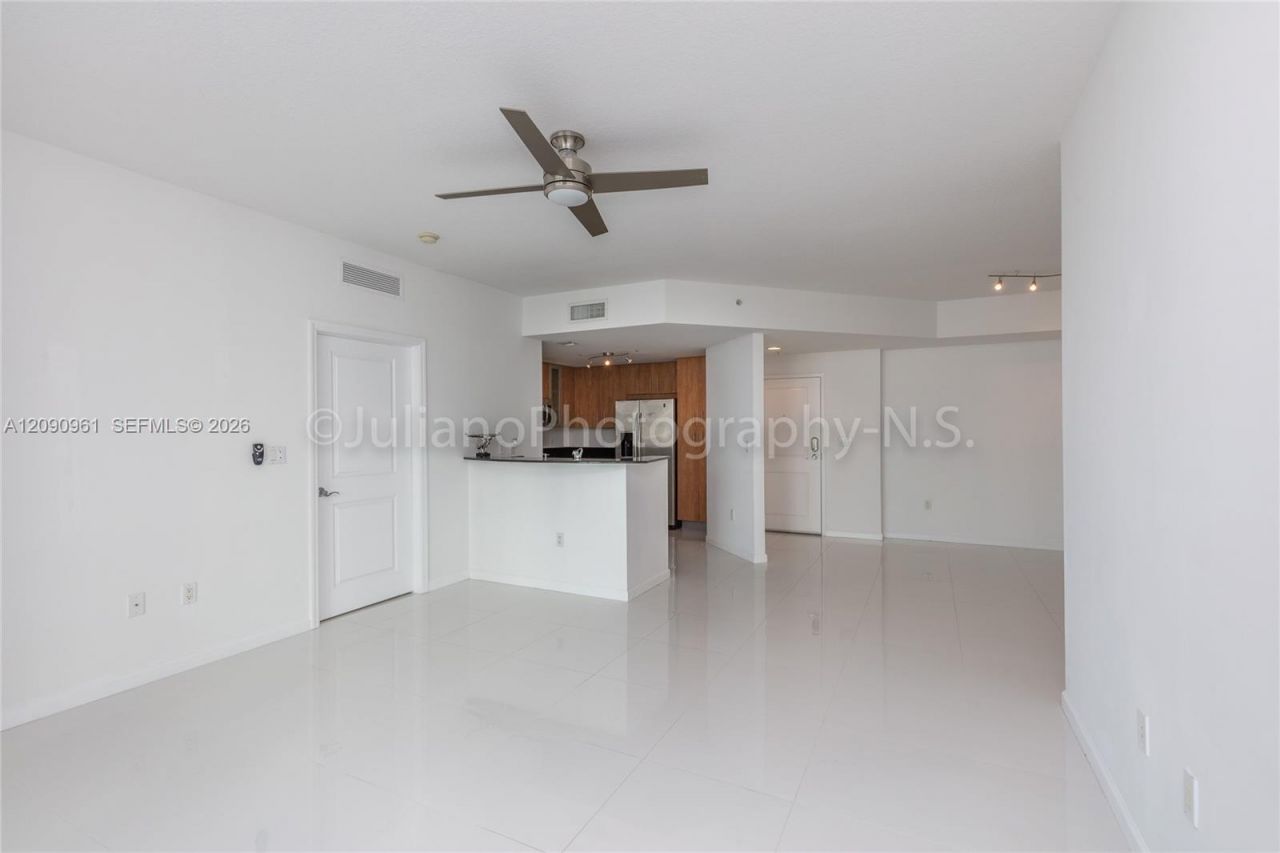 7910 Harbor Island Dr , Unit 507, North Bay Village, FL 33141 Photo