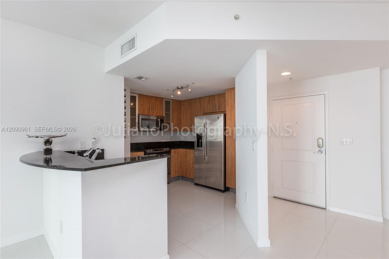 7910 Harbor Island Dr , Unit 507, North Bay Village, FL 33141 Photo
