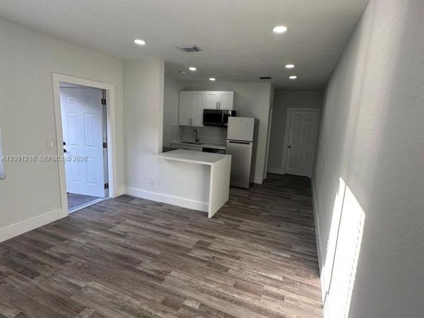 3047 SW 21st St , Unit 3047, Miami, FL 33145