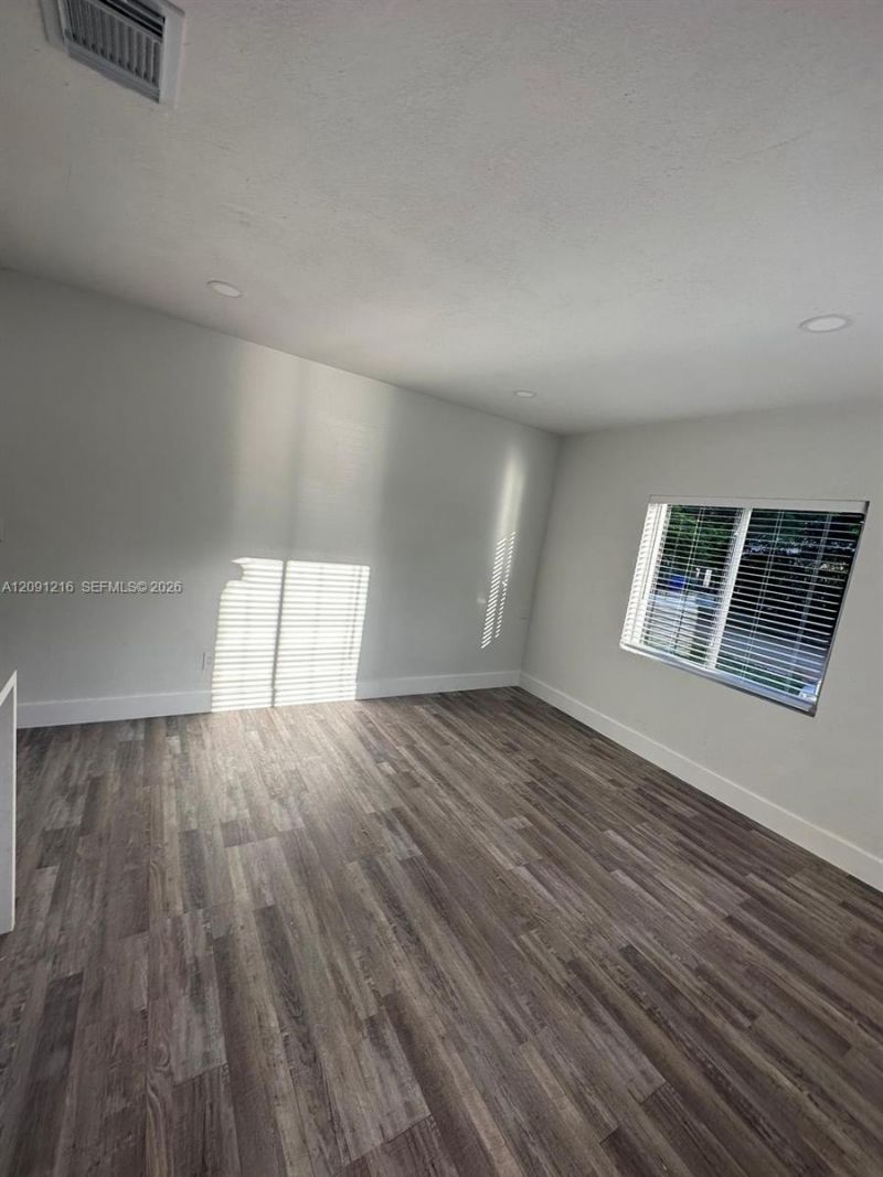 3047 SW 21st St , Unit 3047, Miami, FL 33145 Photo