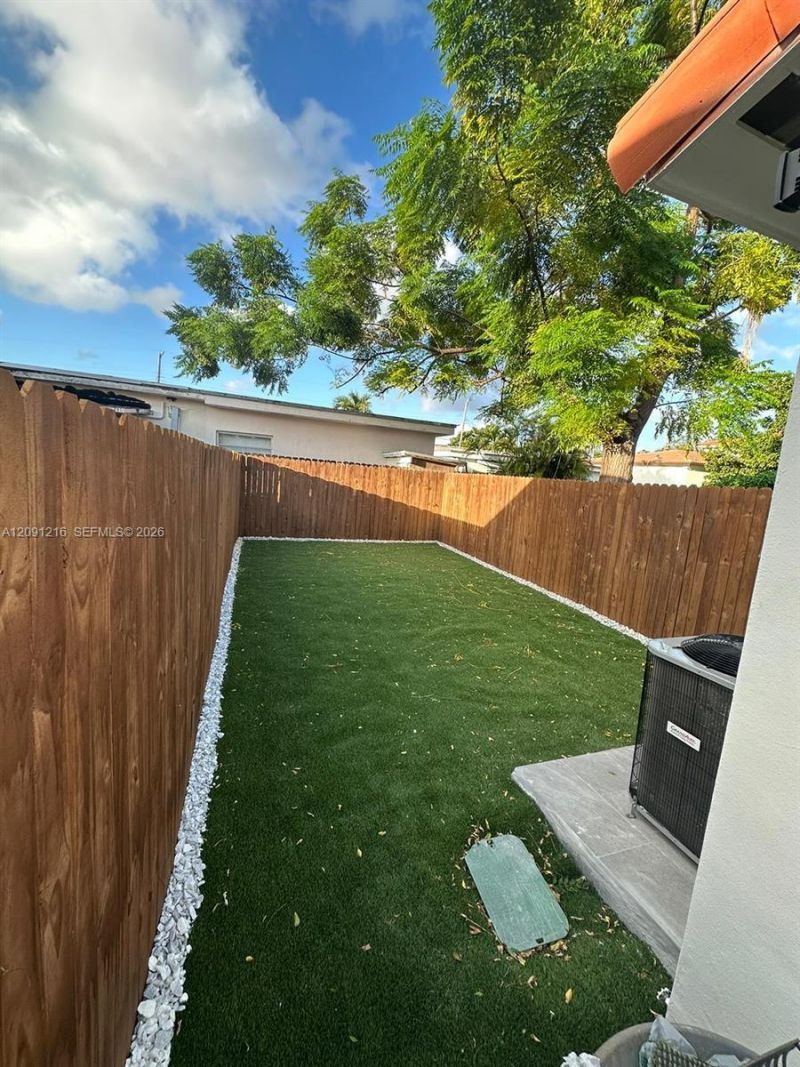 3047 SW 21st St , Unit 3047, Miami, FL 33145 Photo