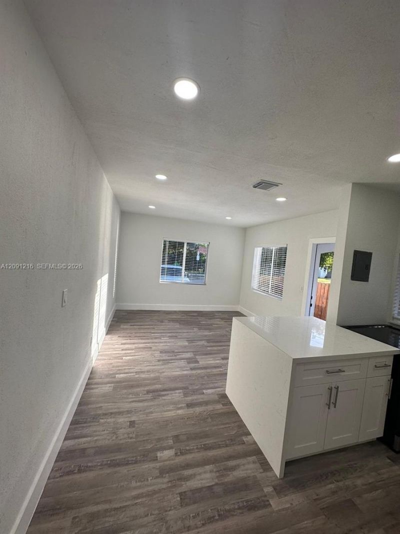 3047 SW 21st St , Unit 3047, Miami, FL 33145 Photo