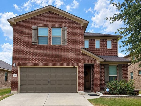 1052 Myrna BND, Leander, TX 78641