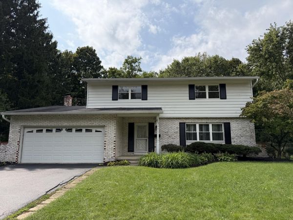 677 Timberlake Drive , Westerville, OH 43081