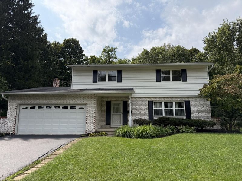 677 Timberlake Drive , Westerville, OH 43081 Photo 1