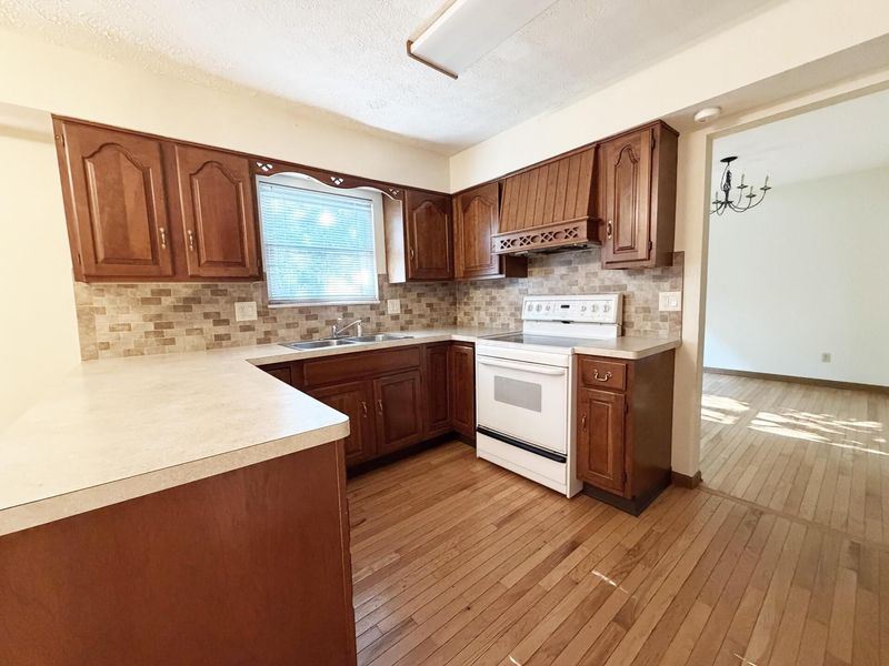 677 Timberlake Drive , Westerville, OH 43081 Photo 7