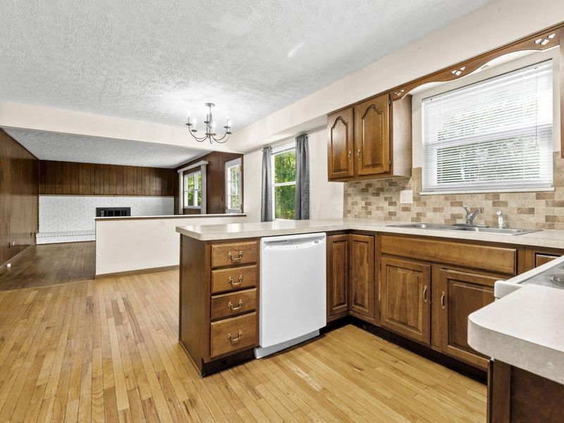 677 Timberlake Drive, Westerville, OH 43081 Photo 9
