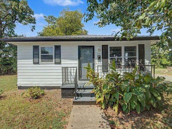 301 S Campbell St , Hopkinsville, KY 42240