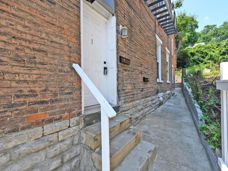 458 W McMicken Avenue, Cincinnati, OH 45214 Photo 5