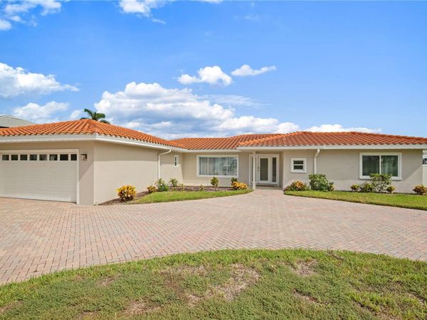 136 BAYSIDE DRIVE, CLEARWATER, FL 33767