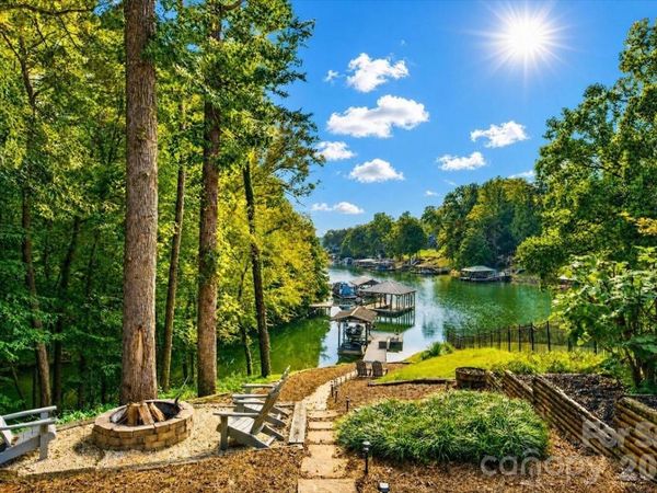 125 Hickory Point Court, Statesville, NC 28677