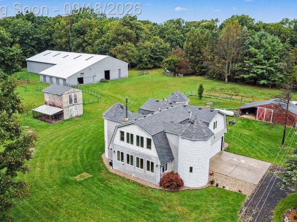 2651 Fenton Road, Hartland Township, Mi 48353