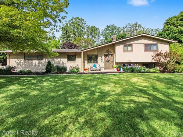 1372 New Life Lane, Rochester Hills, Mi 48309