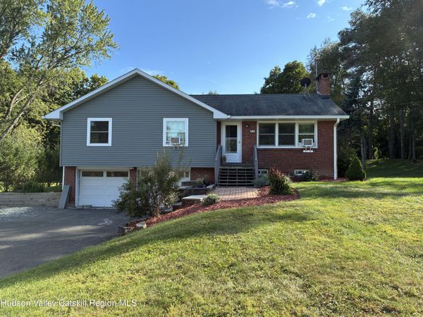 18 Aspinwall Road, Red Hook, NY 12571
