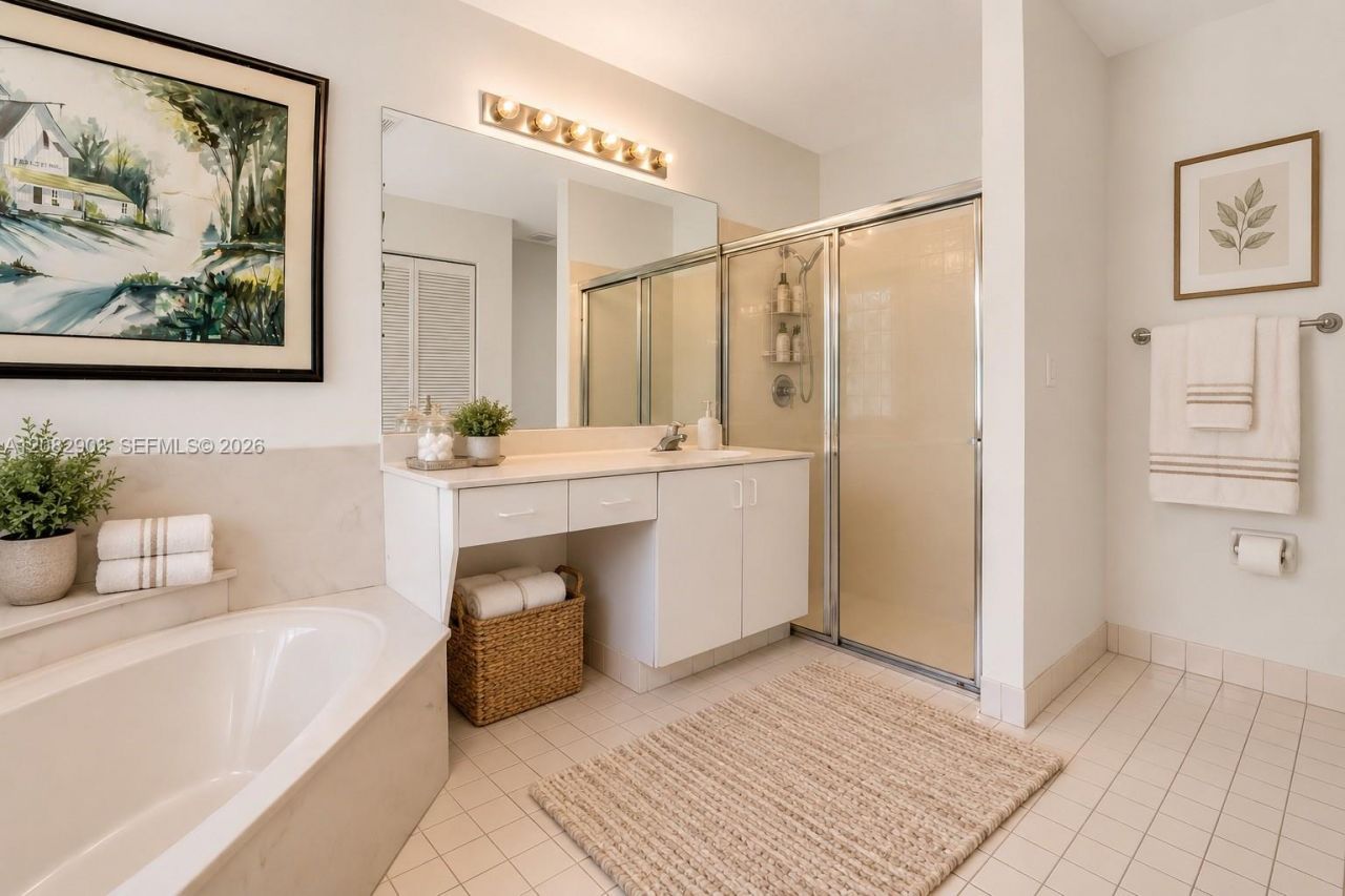 354 SW 183rd Way, Pembroke Pines, FL 33029 Photo