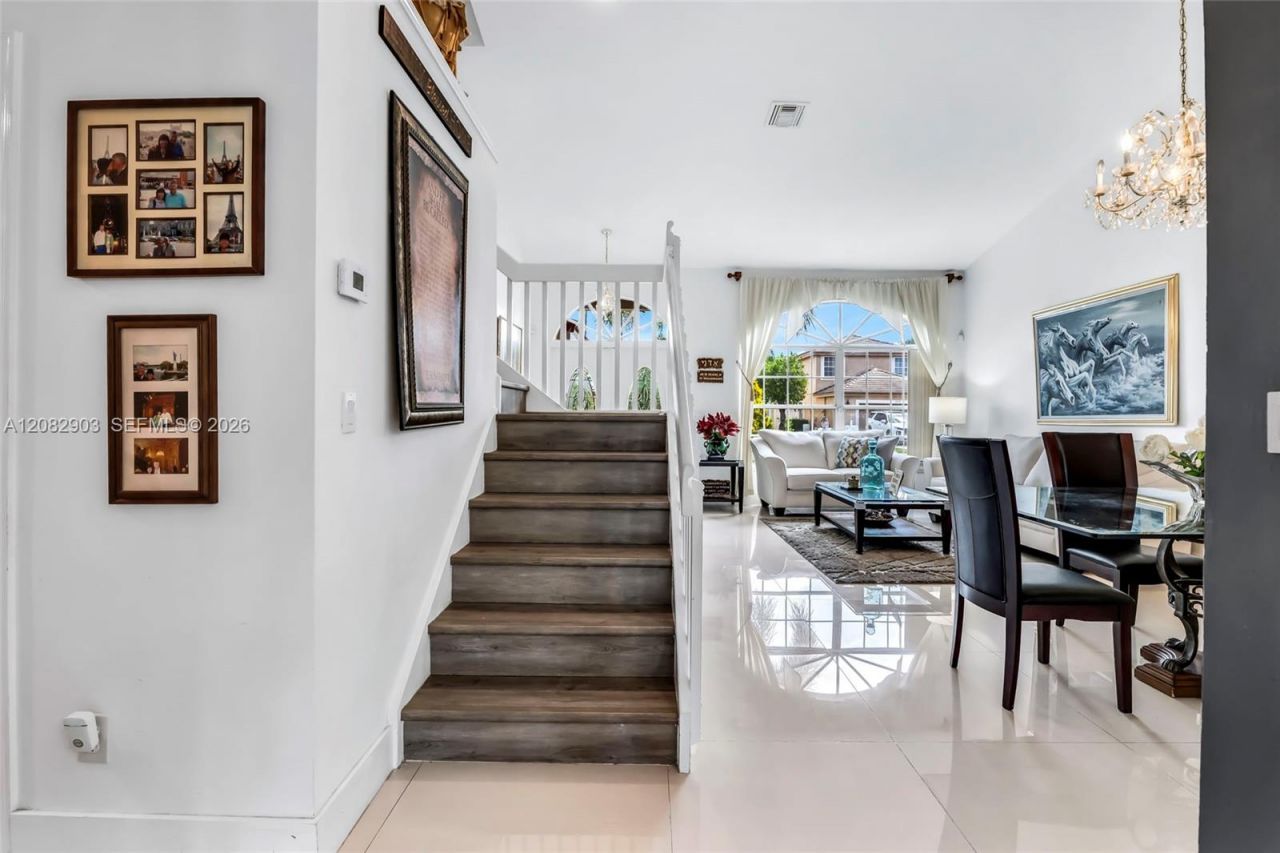 354 SW 183rd Way, Pembroke Pines, FL 33029 Photo