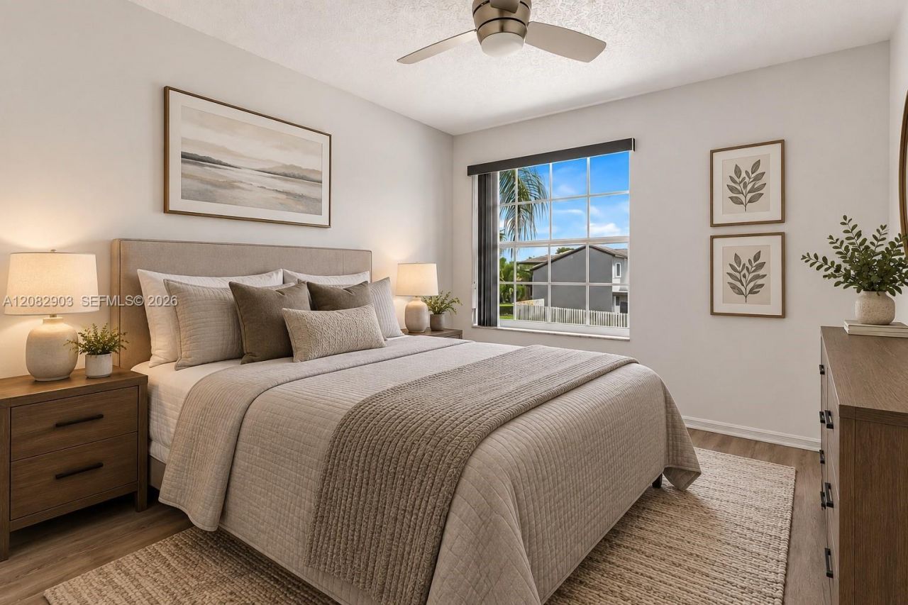 354 SW 183rd Way, Pembroke Pines, FL 33029 Photo