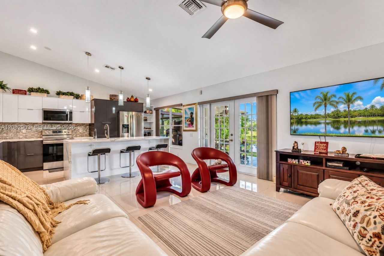 354 SW 183rd Way, Pembroke Pines, FL 33029 Photo