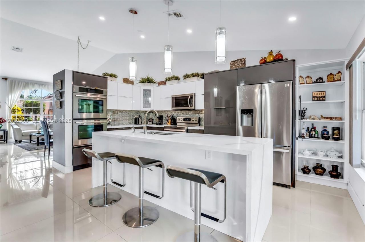354 SW 183rd Way, Pembroke Pines, FL 33029 Photo
