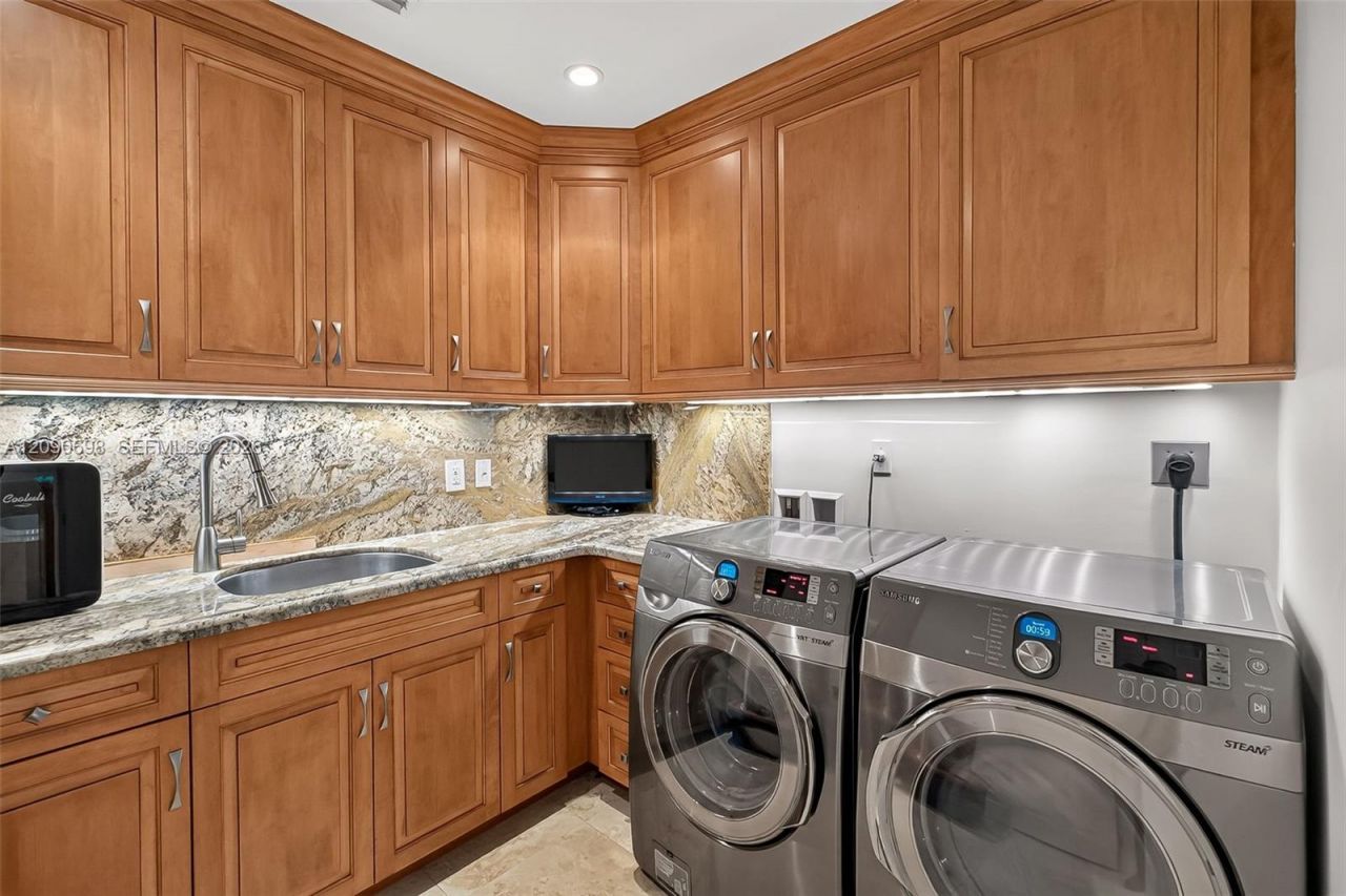 6915 SW 101st St, Pinecrest, FL 33156 Photo