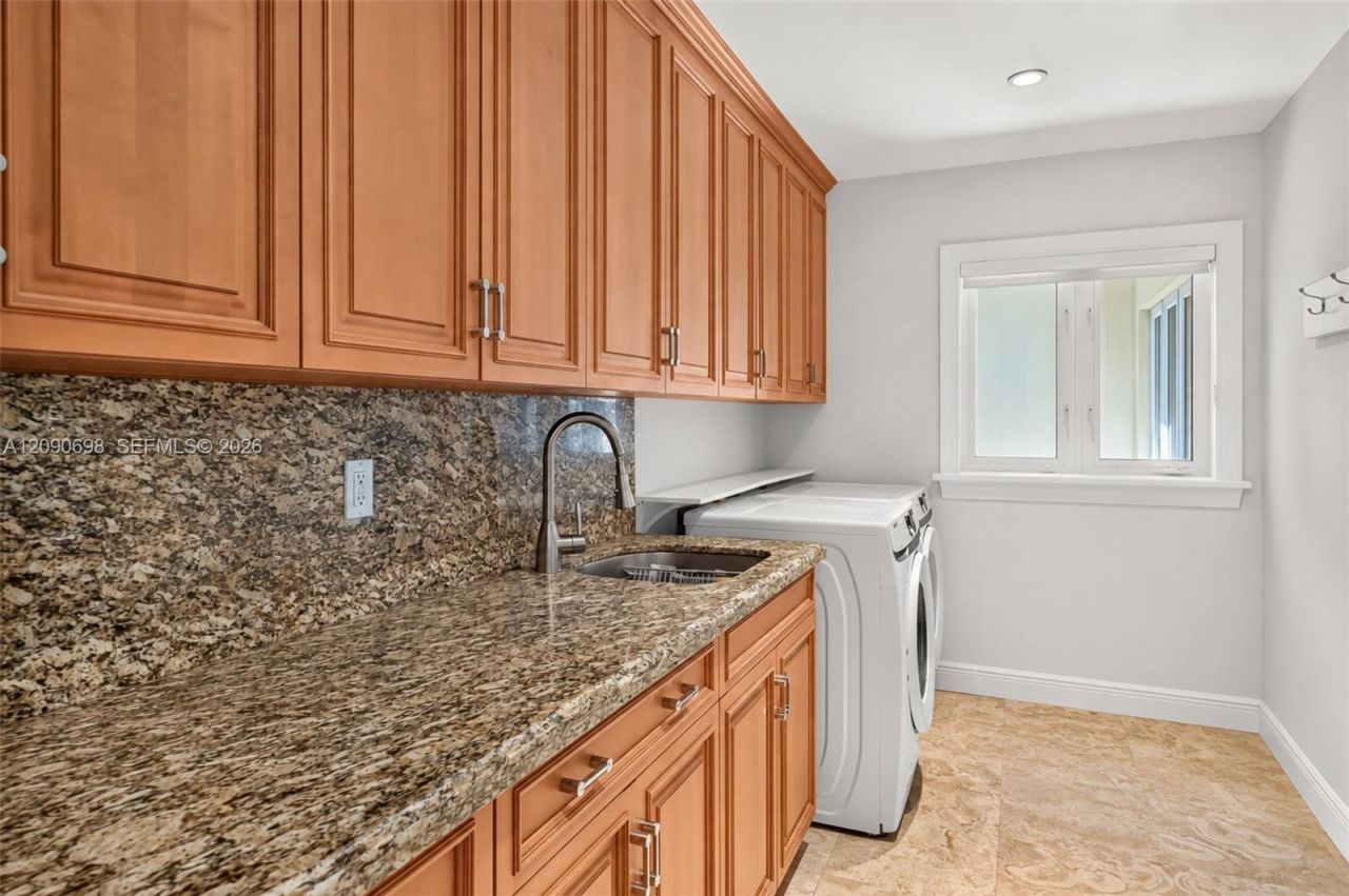 6915 SW 101st St, Pinecrest, FL 33156 Photo