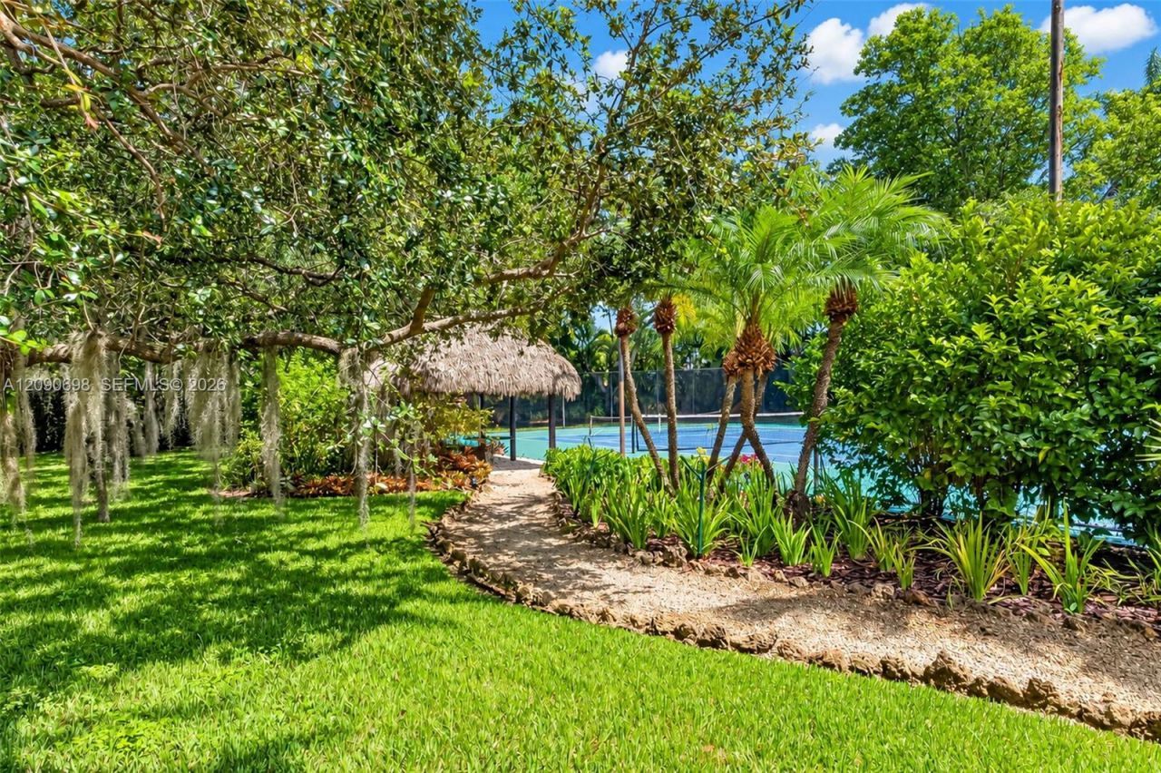 6915 SW 101st St, Pinecrest, FL 33156 Photo