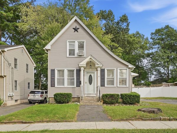 11 Garrity St, Chicopee, MA 01020