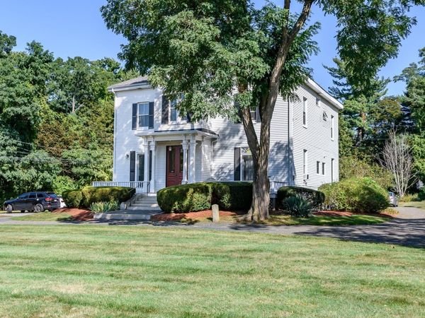 219 Pond St, Unit 1, Natick, MA 01760