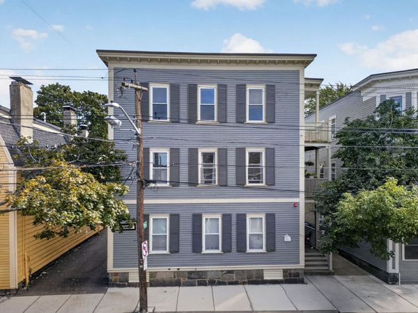 131 Derby St, Unit 1R, Salem, MA 01970