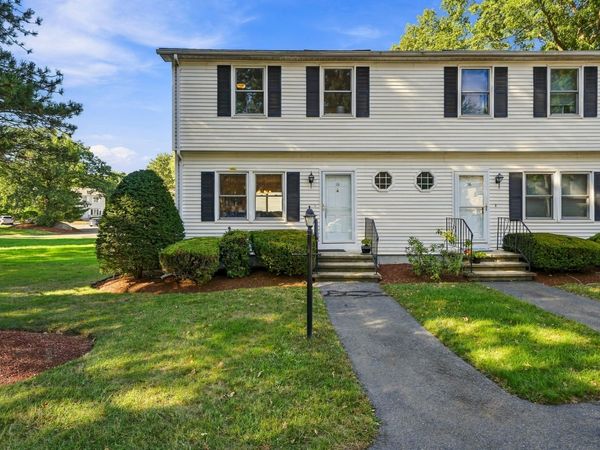 15 Northwoods Cir, Unit 15, Woburn, MA 01801