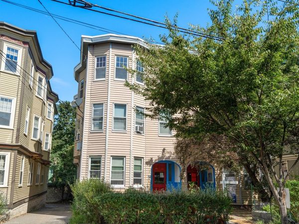 83 Francis St, Unit 5, Brookline, MA 02446