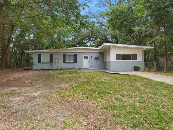 4525 Versailles Dr, Pensacola, FL 32505