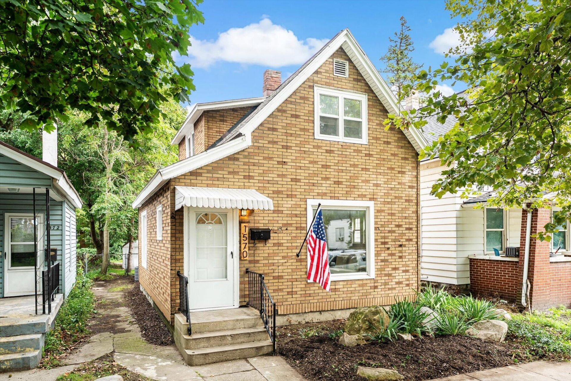1570 Quarry Avenue Nw, Grand Rapids, MI 49504 Main Photo