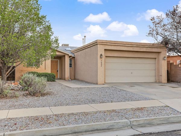 7002 Porlamar Court NW, Albuquerque, NM 87120
