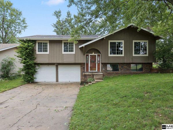 5935 S 140th Avenue, Omaha, NE 68137