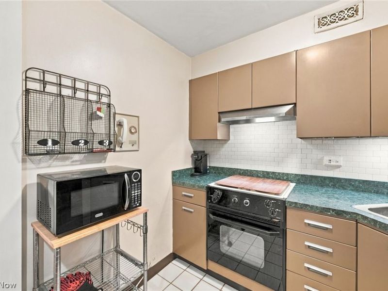 12700 Lake Avenue, Unit 411, Lakewood, OH 44107 Photo 11