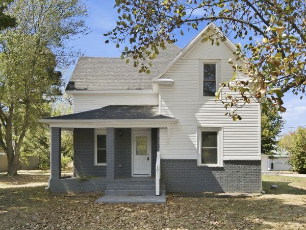 107 N Public Avenue , Clever, MO 65631