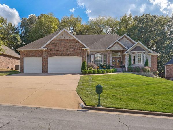 4294 E Berkeley Street, Springfield, MO 65809