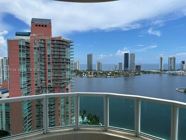 3330 NE 190th St , Unit LPH14, Aventura, FL 33180