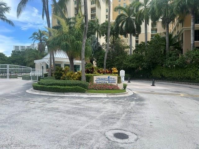 3330 NE 190th St , Unit LPH14, Aventura, FL 33180 Photo