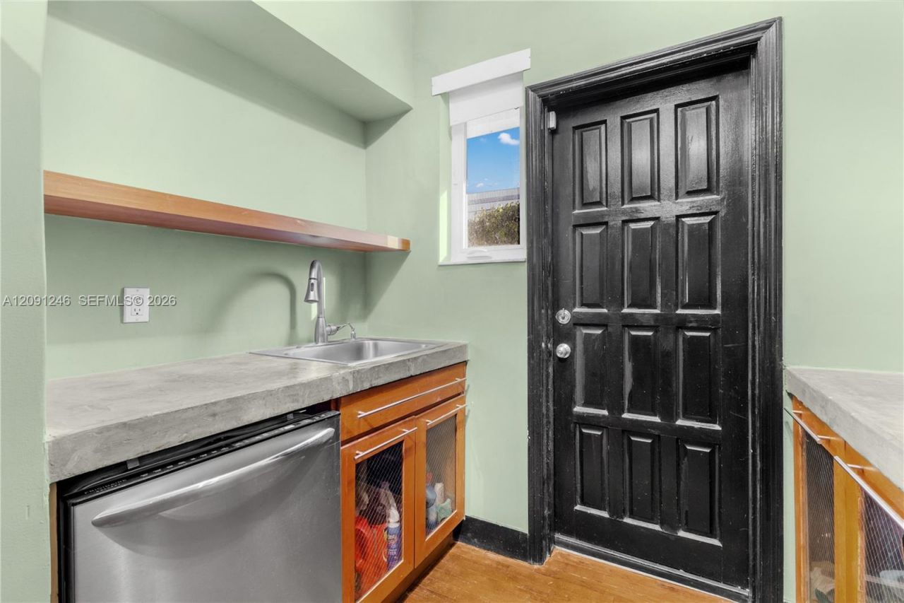711 14th St, Unit 4, Miami Beach, FL 33139 Photo