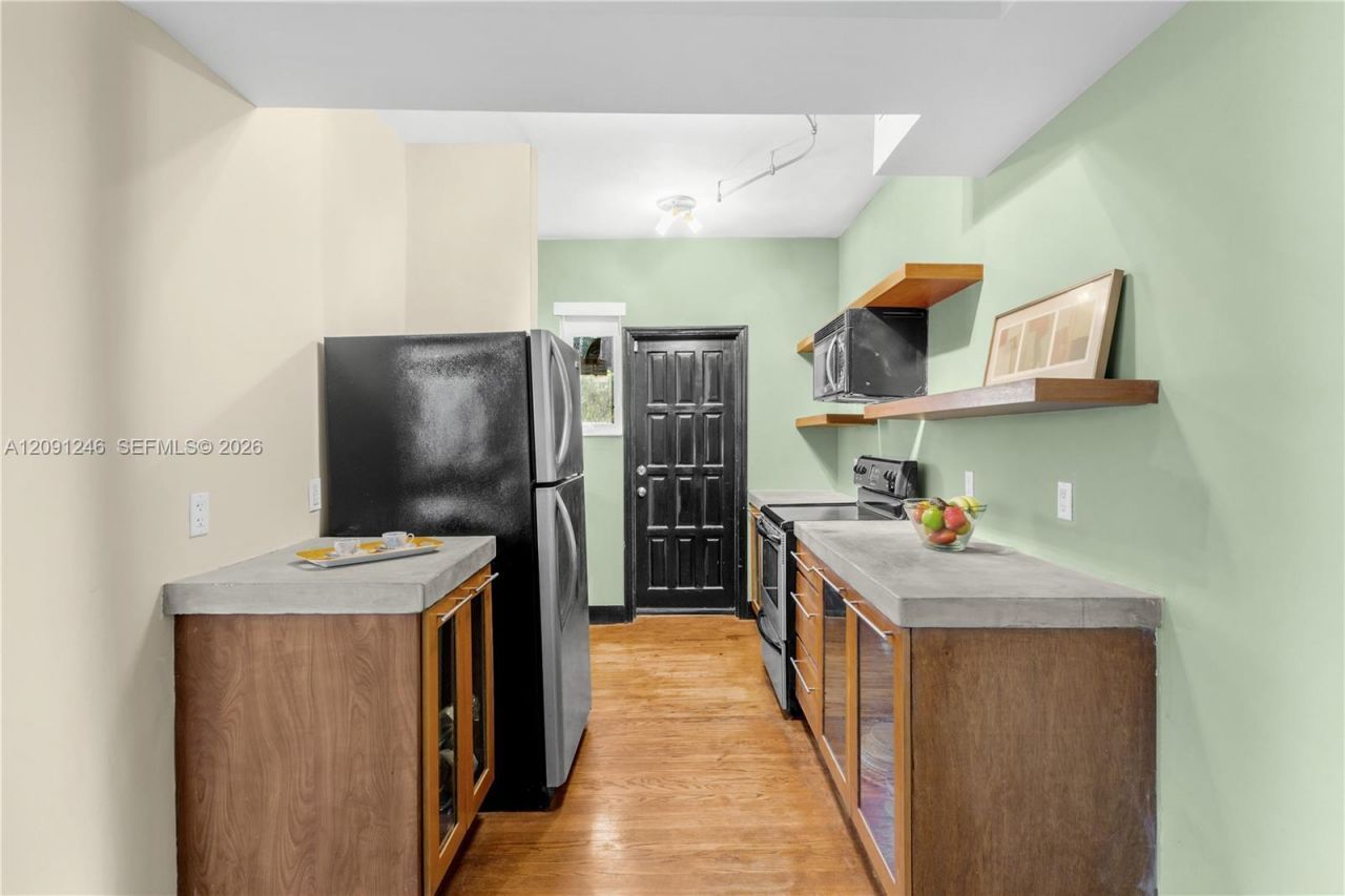 711 14th St, Unit 4, Miami Beach, FL 33139 Photo