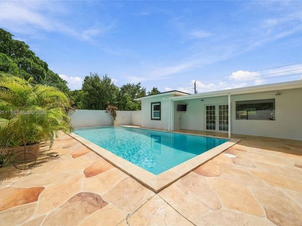 1055 NE 144th St , North Miami, FL 33161