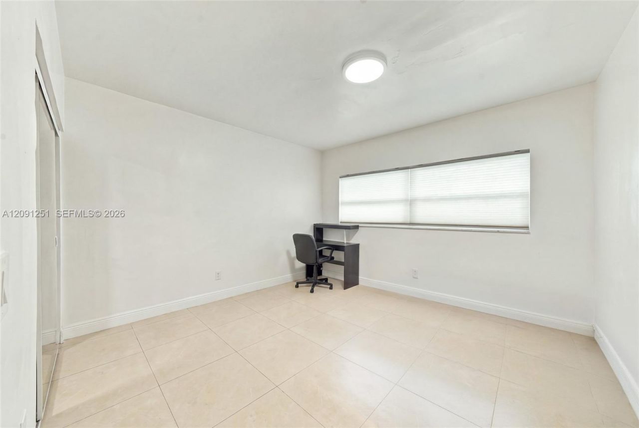 1055 NE 144th St, North Miami, FL 33161 Photo