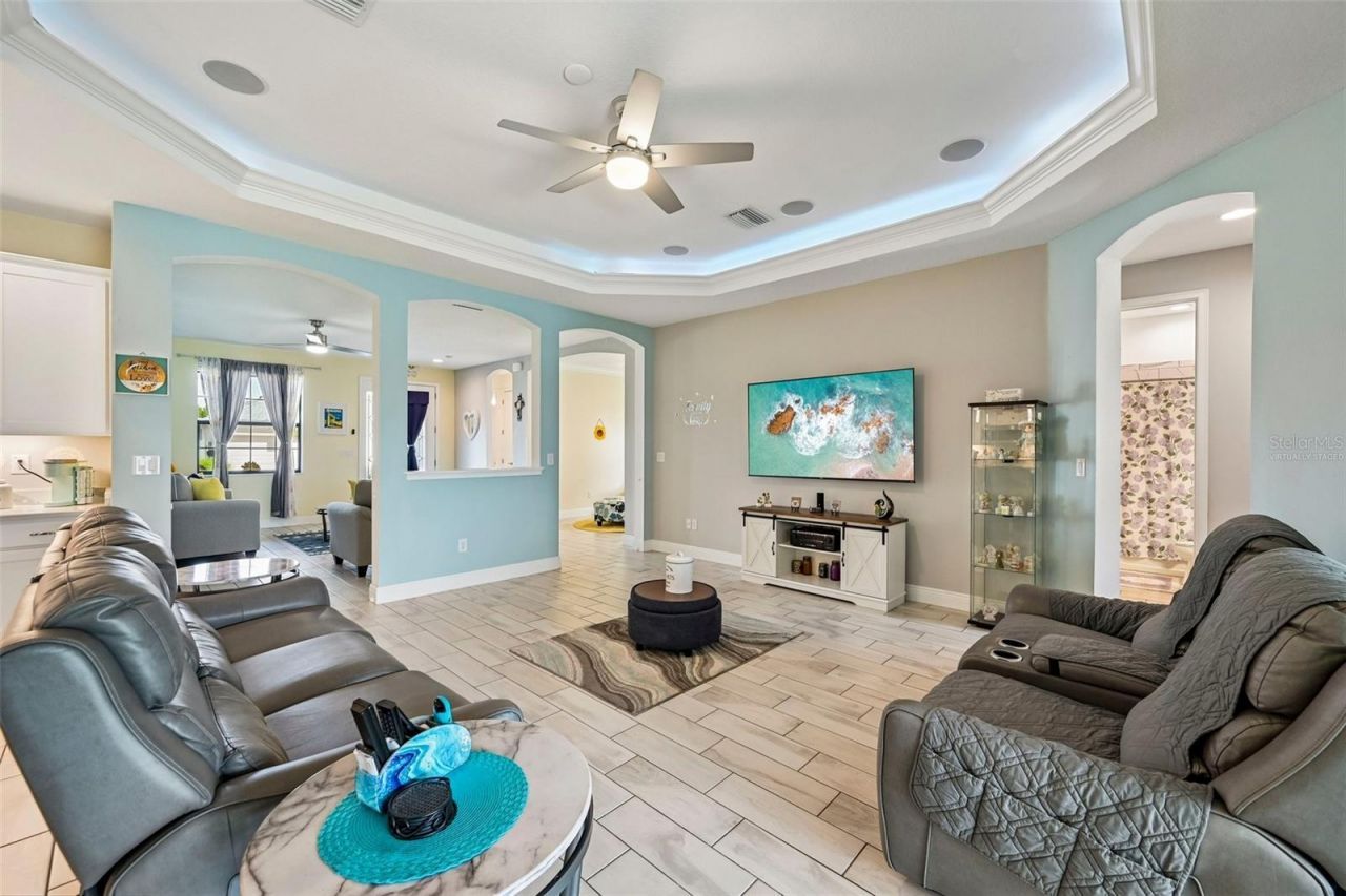 4024 Salida Delsol Drive, Sun City Center, FL 33573 Photo