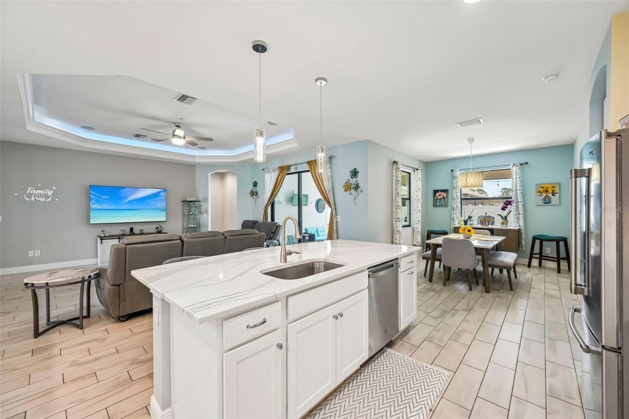 4024 Salida Delsol Drive, Sun City Center, FL 33573 Photo