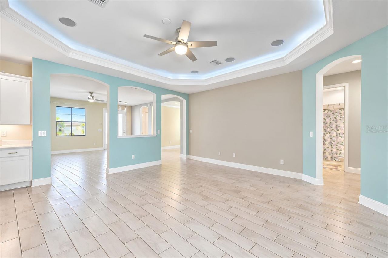 4024 Salida Delsol Drive, Sun City Center, FL 33573 Photo