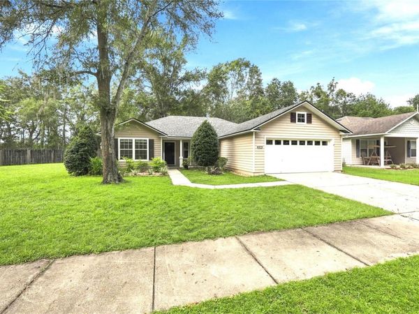 12104 NW 162ND DRIVE , ALACHUA, FL 32615